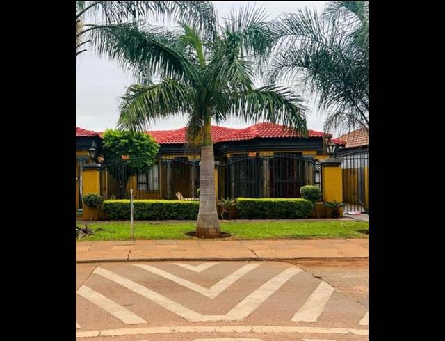 3 BEDROOM HOUSE FOR SALE IN THE ORCHARDS